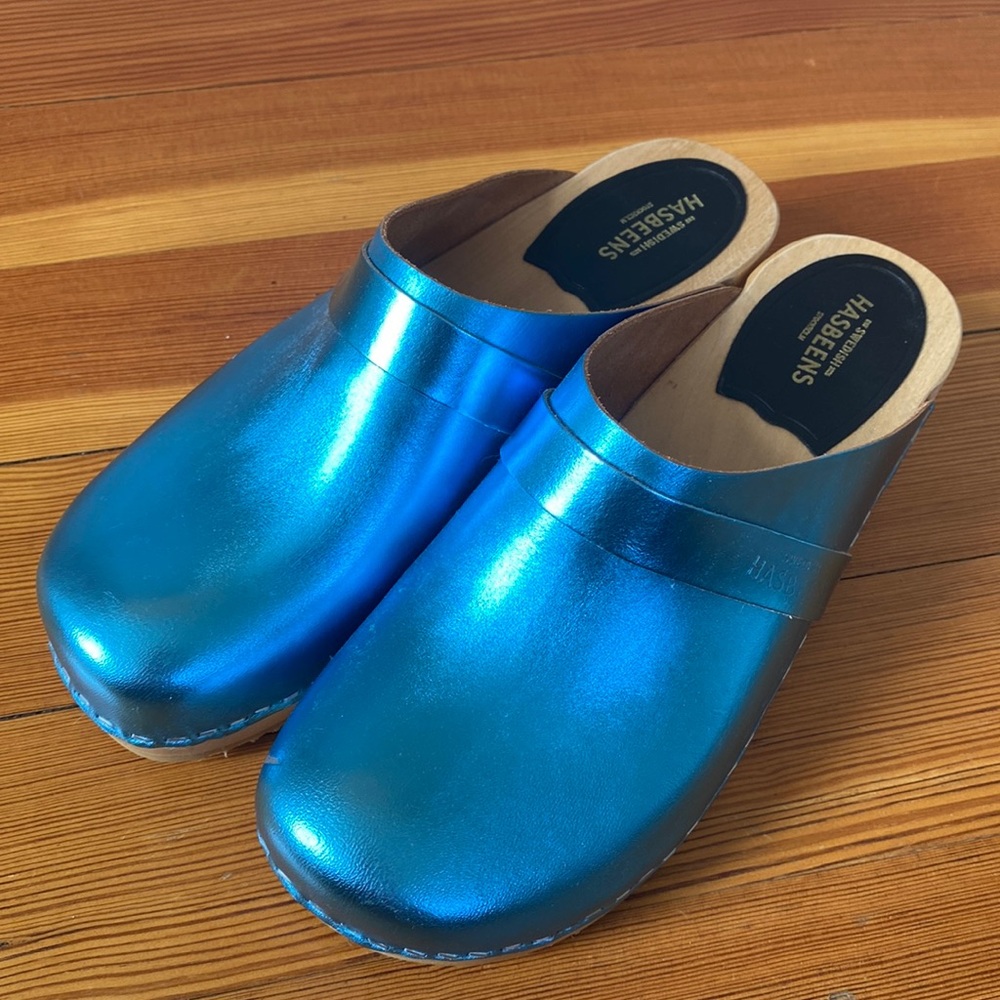 Brand-new Hasbeens clogs.